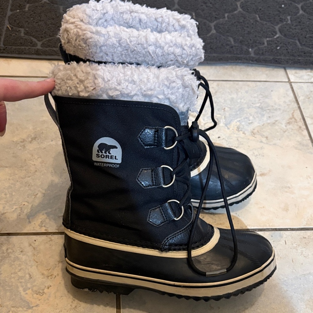 Sorel Black and White Insulated Boots